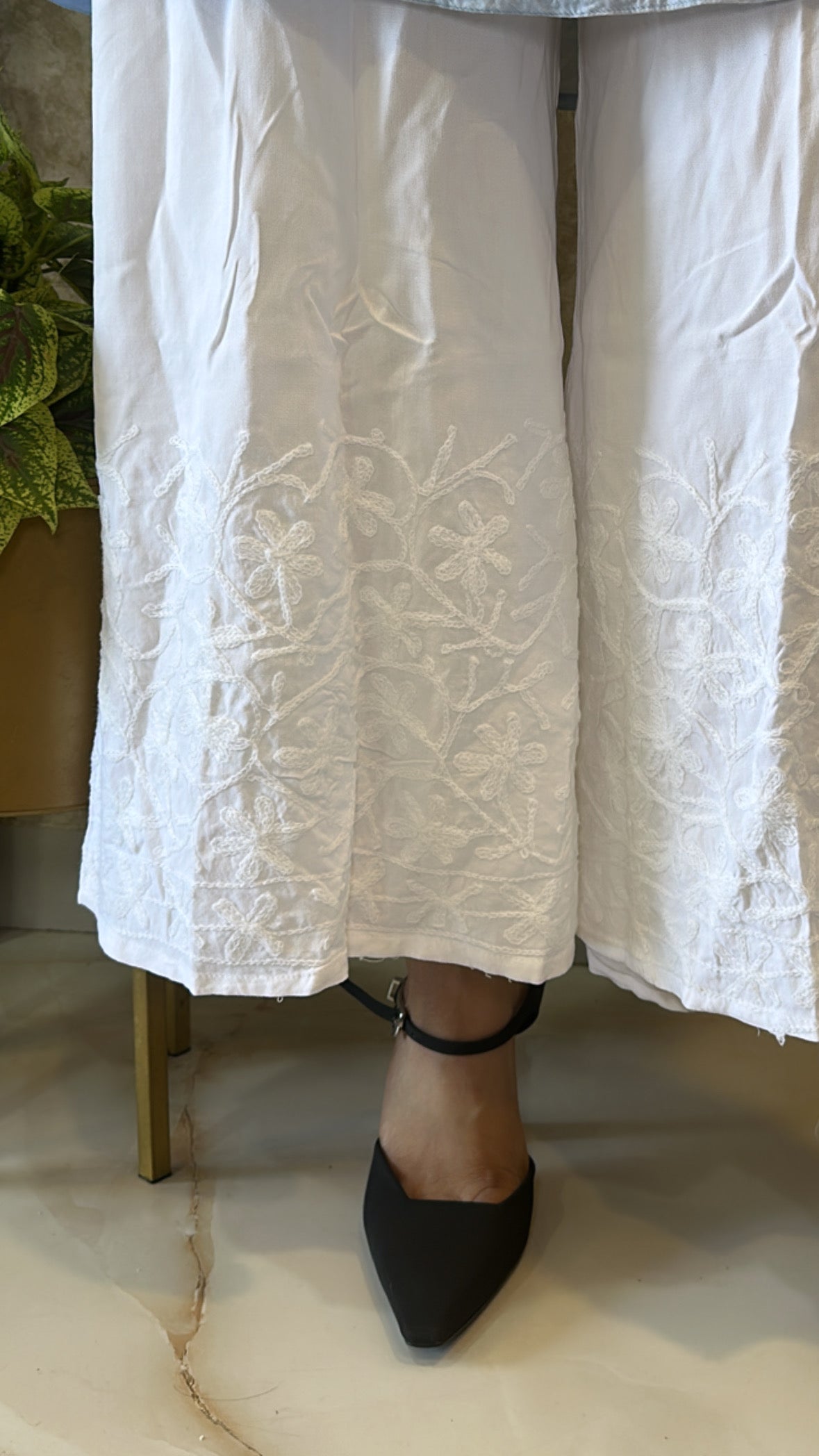 White  Ari work  Plazo