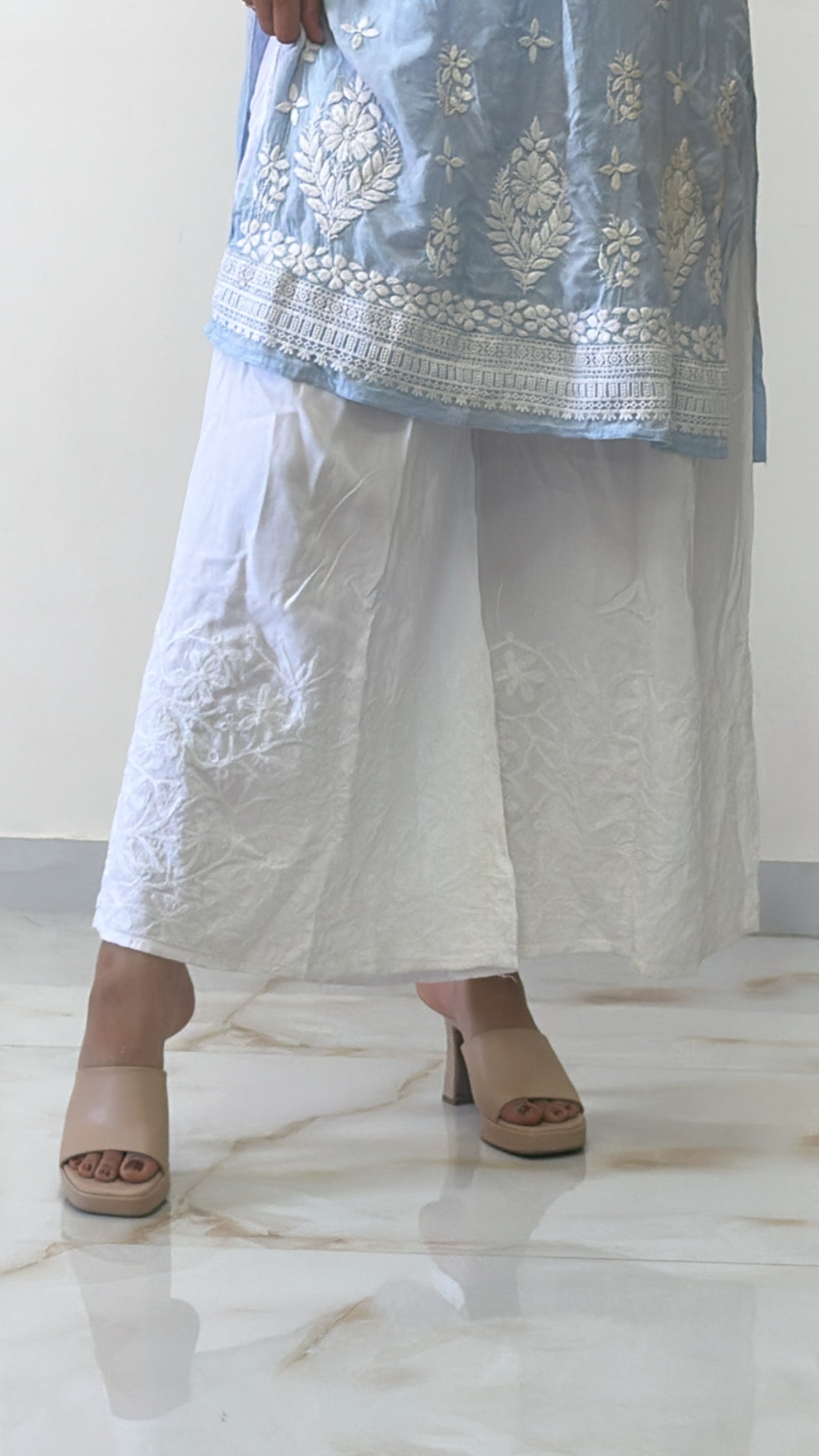 White  Ari work  Plazo